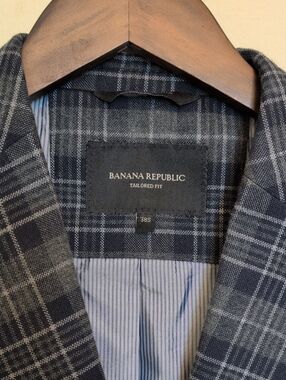 Banana Republic Navy & Gray Plaid Tailored Fit Blazer 38S